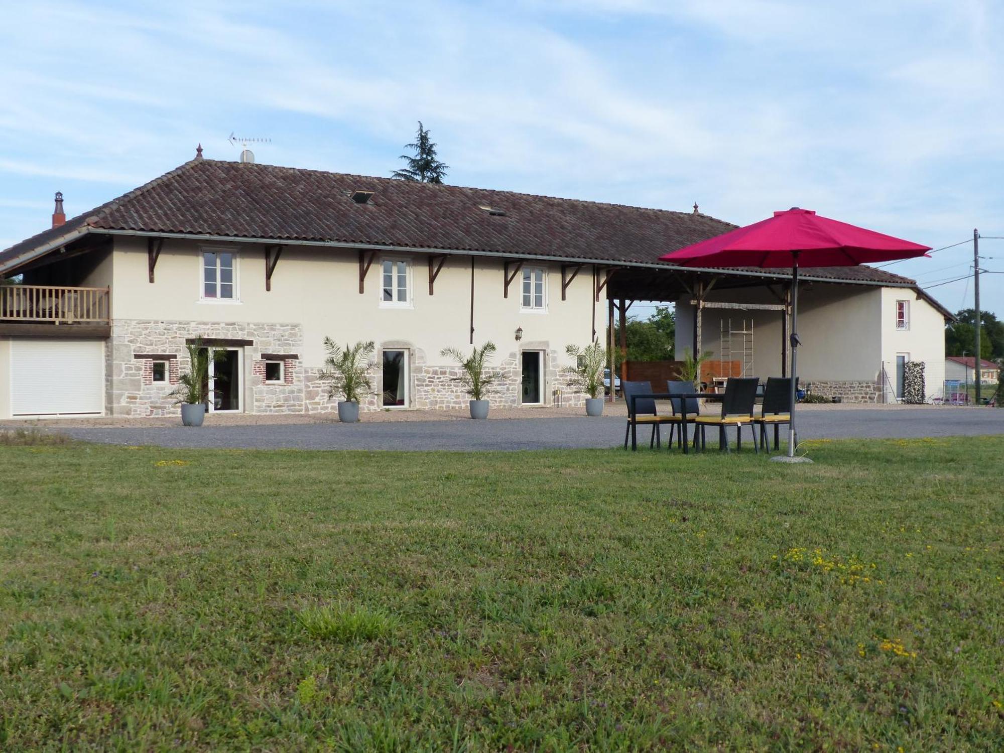 Gites Domaine De La Rochere Domsure Exterior foto